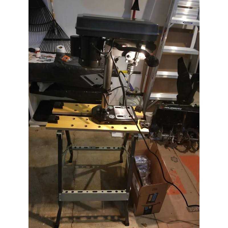 Folding Clamping Workbench with Movable Pegs - Image 4