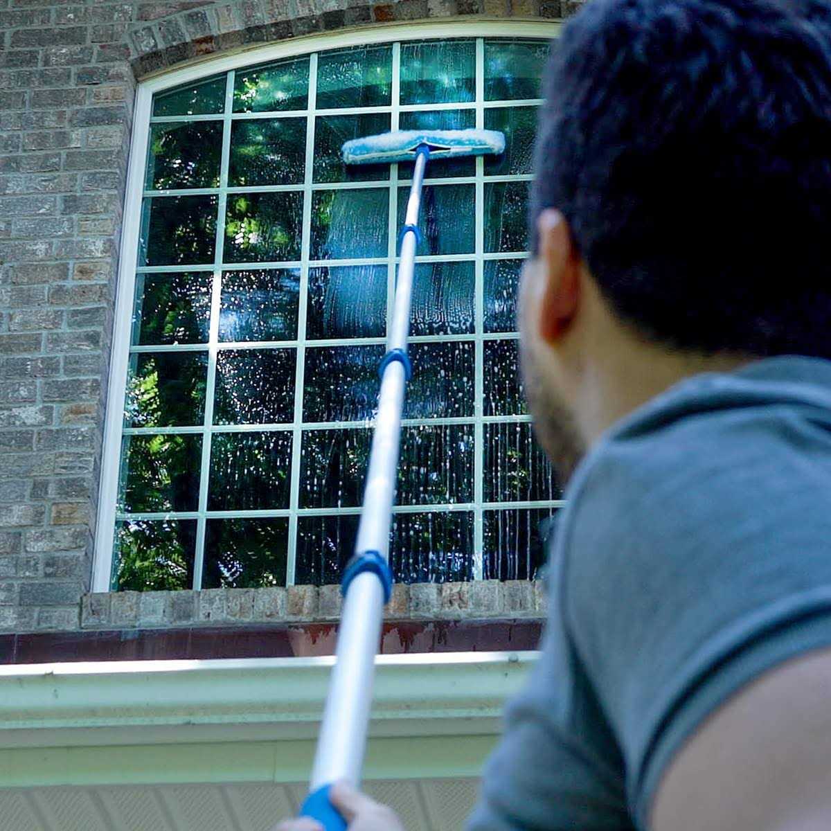 Unger 24 ft. Aluminum Telescoping Pole with Connect and Clean Locking Cone and Quick-Flip Clamps - Image 5