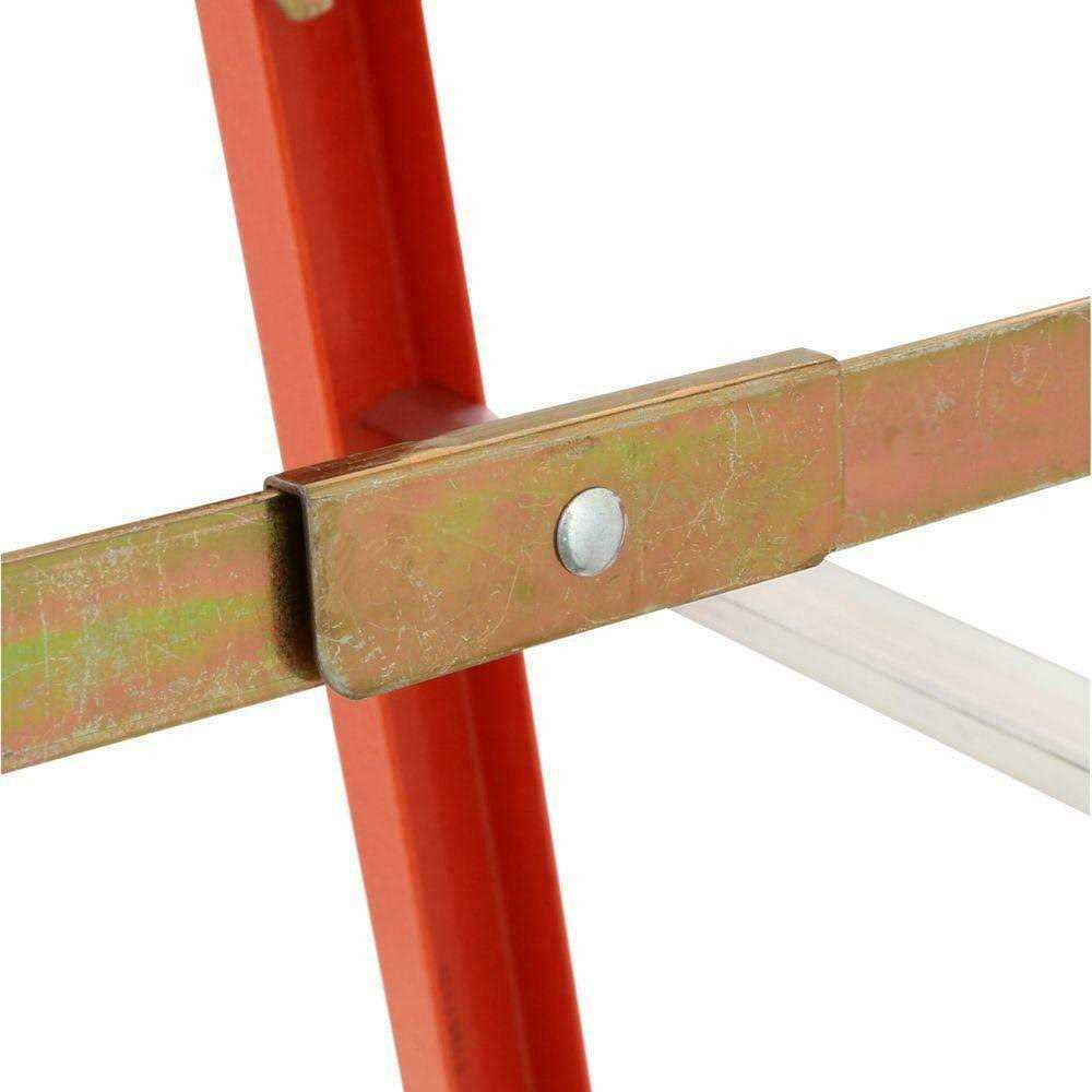 Werner 6 ft. Fiberglass Step Ladder with 300 lb. Load Capacity Type iA Duty Rating - Image 4