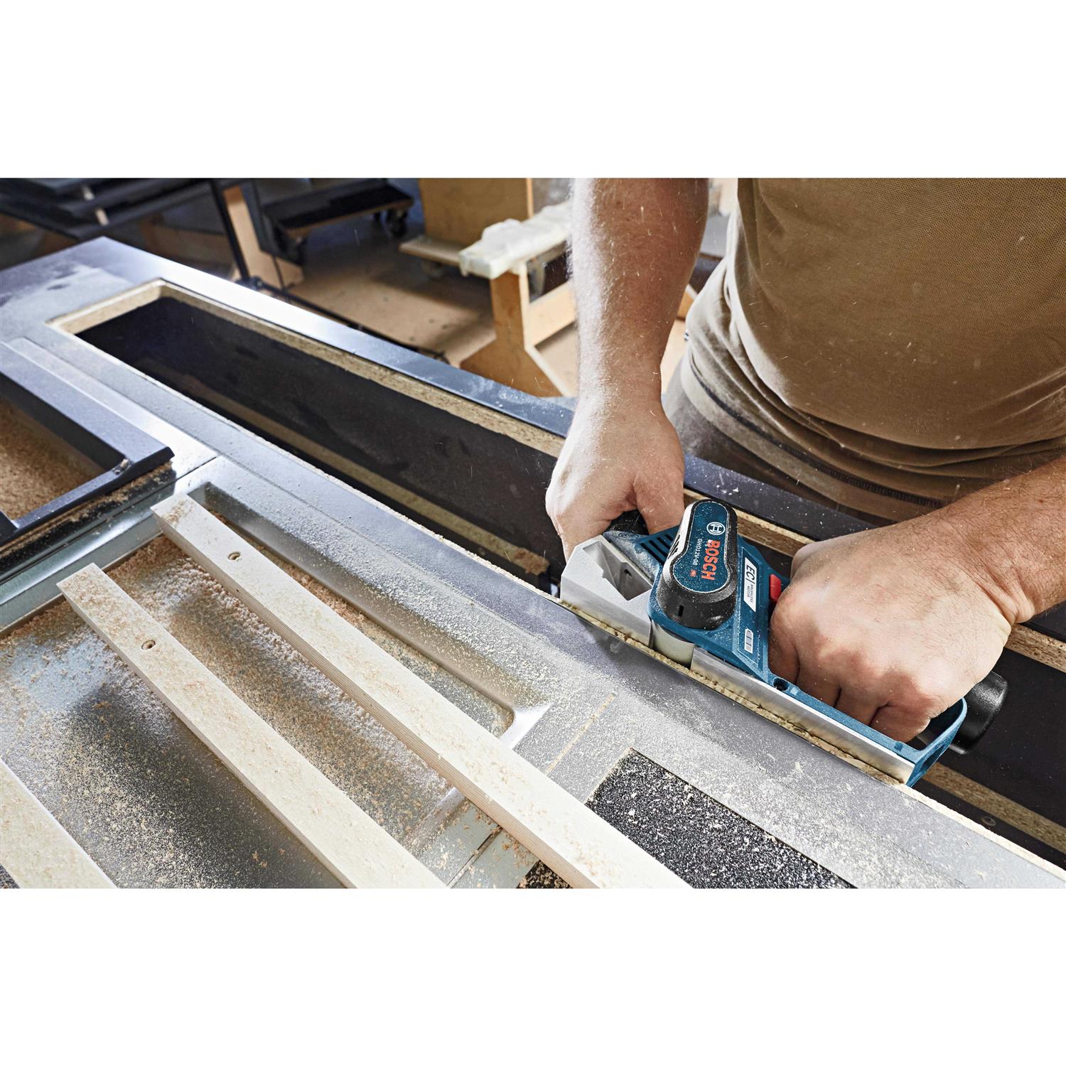 Bosch 12V Max EC Brushless Planer GHO12V-08N - Image 4