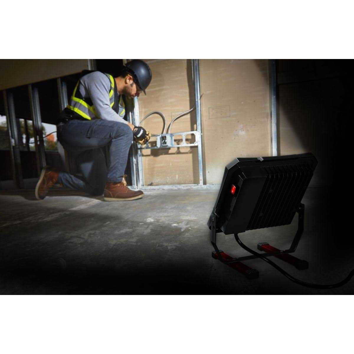 Luminar Work 6000 Lumen LED Work Light - Image 2