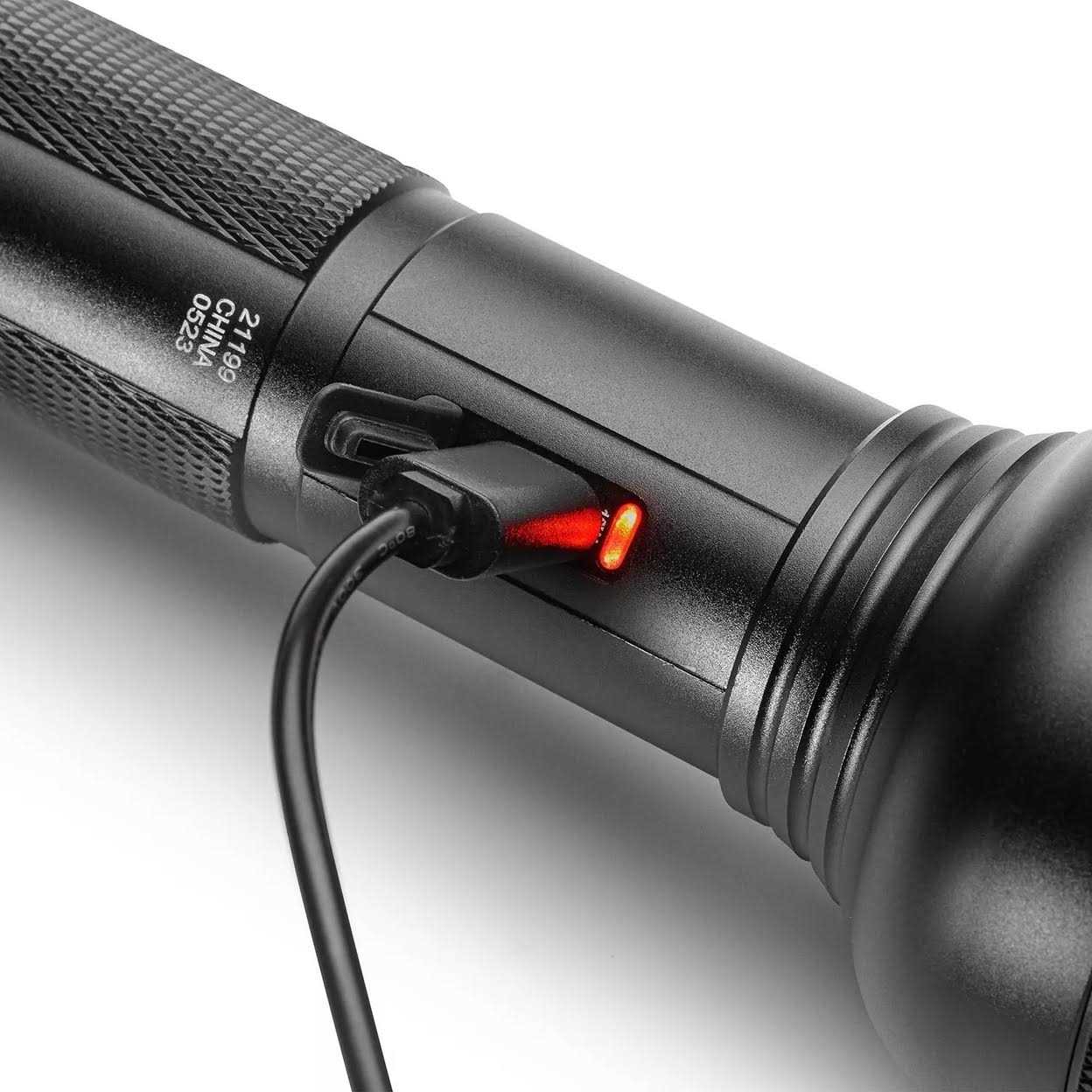 Bushnell 3000 Lumen Rechargeable Focusing Flashlight - Image 4