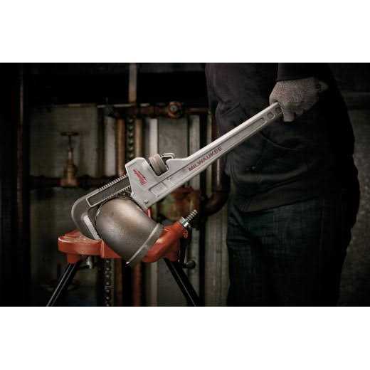 Milwaukee Aluminum Pipe Wrench 48-22 - Image 4