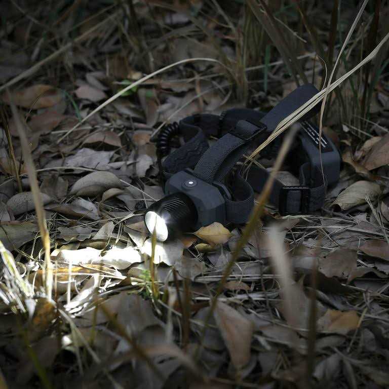 Swiss Tech Rechargeable 500 Lumens LED Headlamp - Image 5