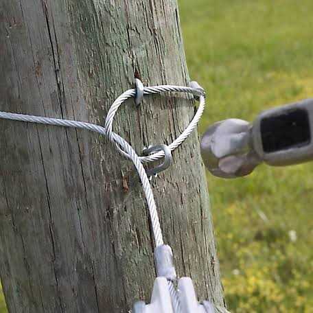 Sure-Fit 1-3/4 in. Galvanized Barbed Staple - Image 3