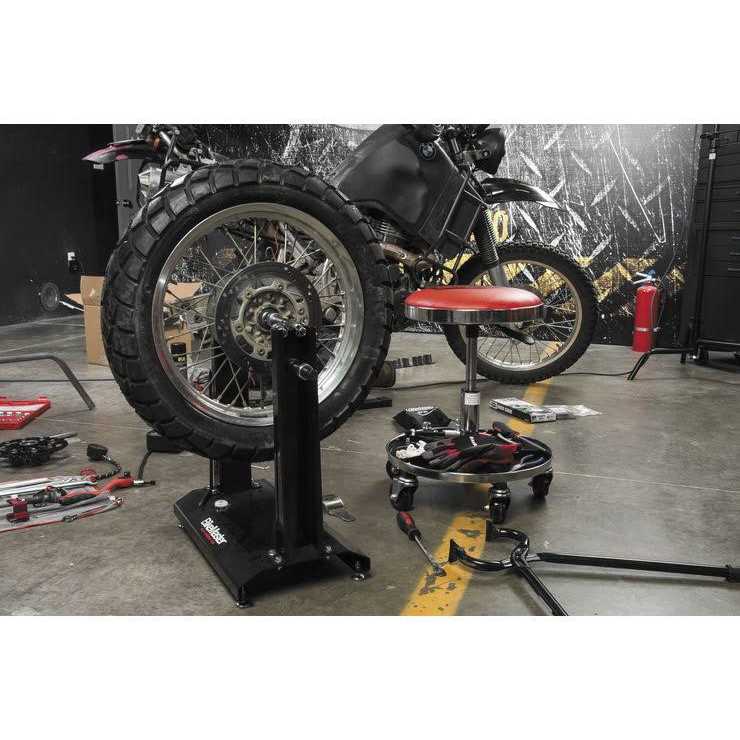 BikeMaster Wheel Balancer and Truing Stand - Image 3