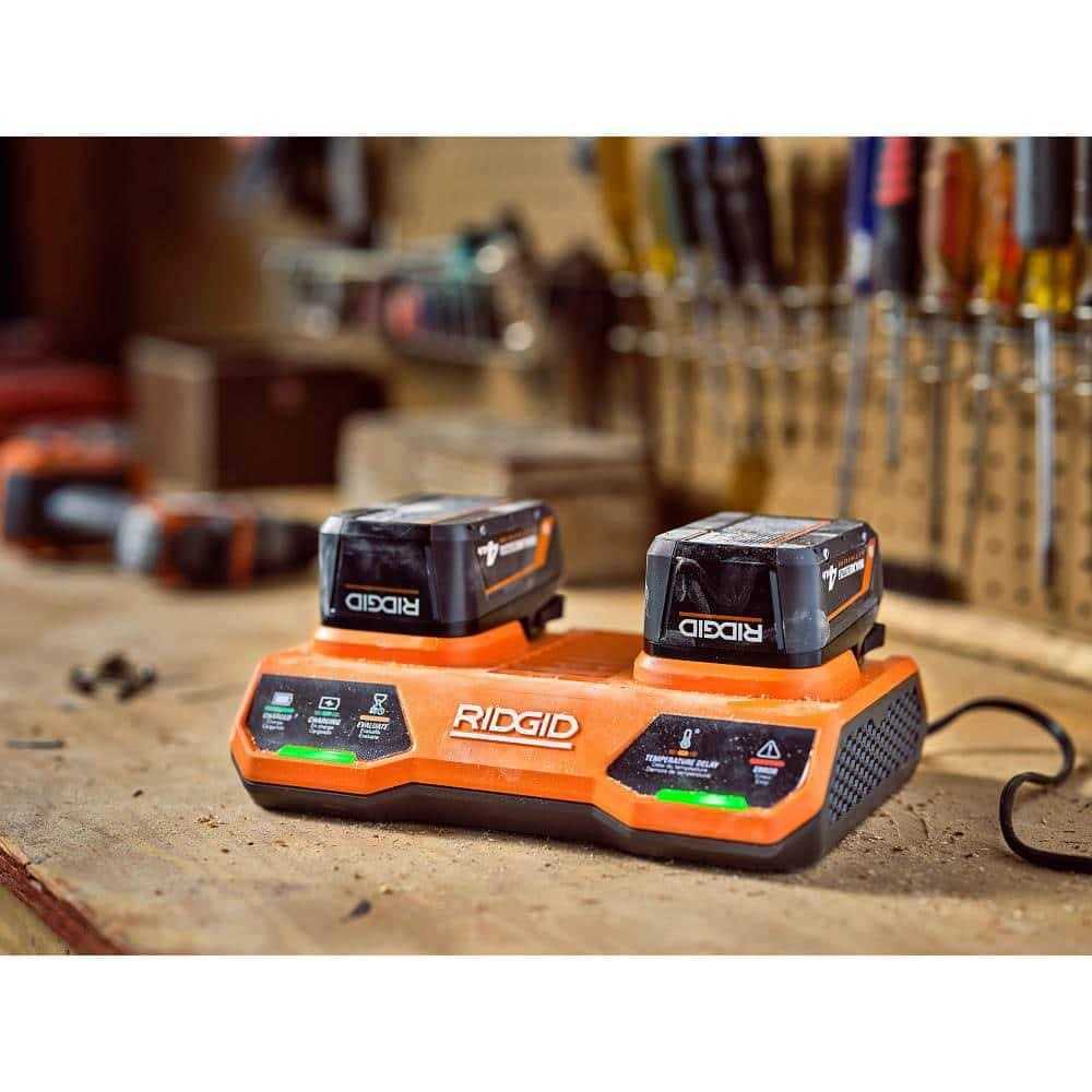 RIDGID 18V Dual Port Simultaneous Charger - Image 5