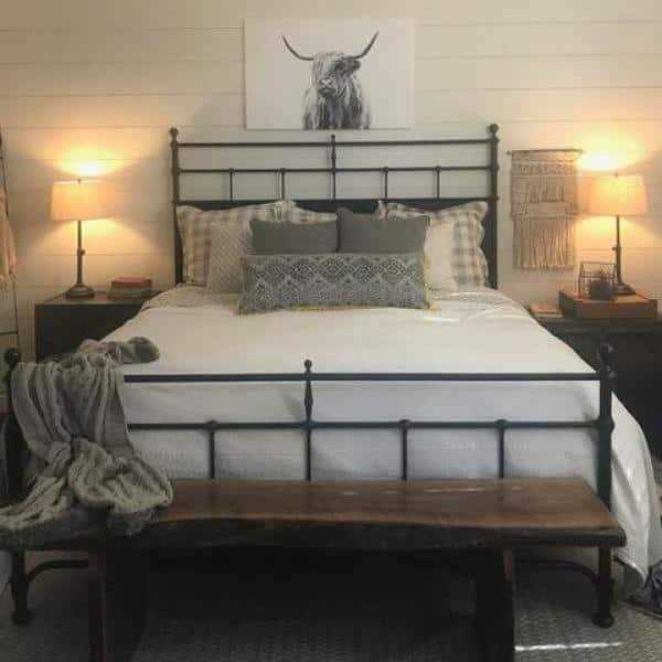 Swaner Hardwood 2 in. x 8 in. to 12 in. x Walnut Live Edge Sawn Board - Image 4