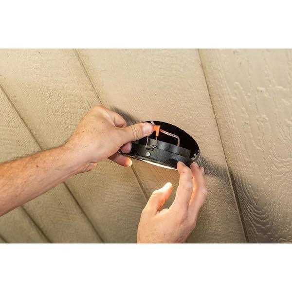 Trex RainEscape Soffit Light - Image 5