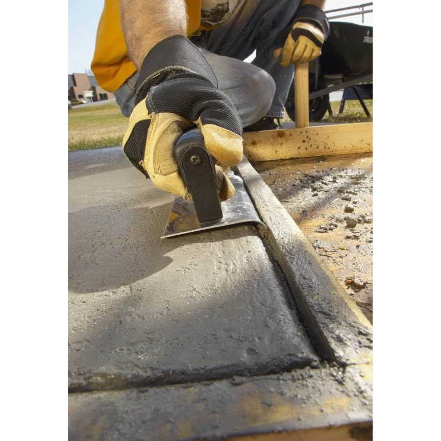 QUIKRETE ProFinish Crack Resistant 80-lb Crack Resistant Concrete Mix 100668 - Image 2