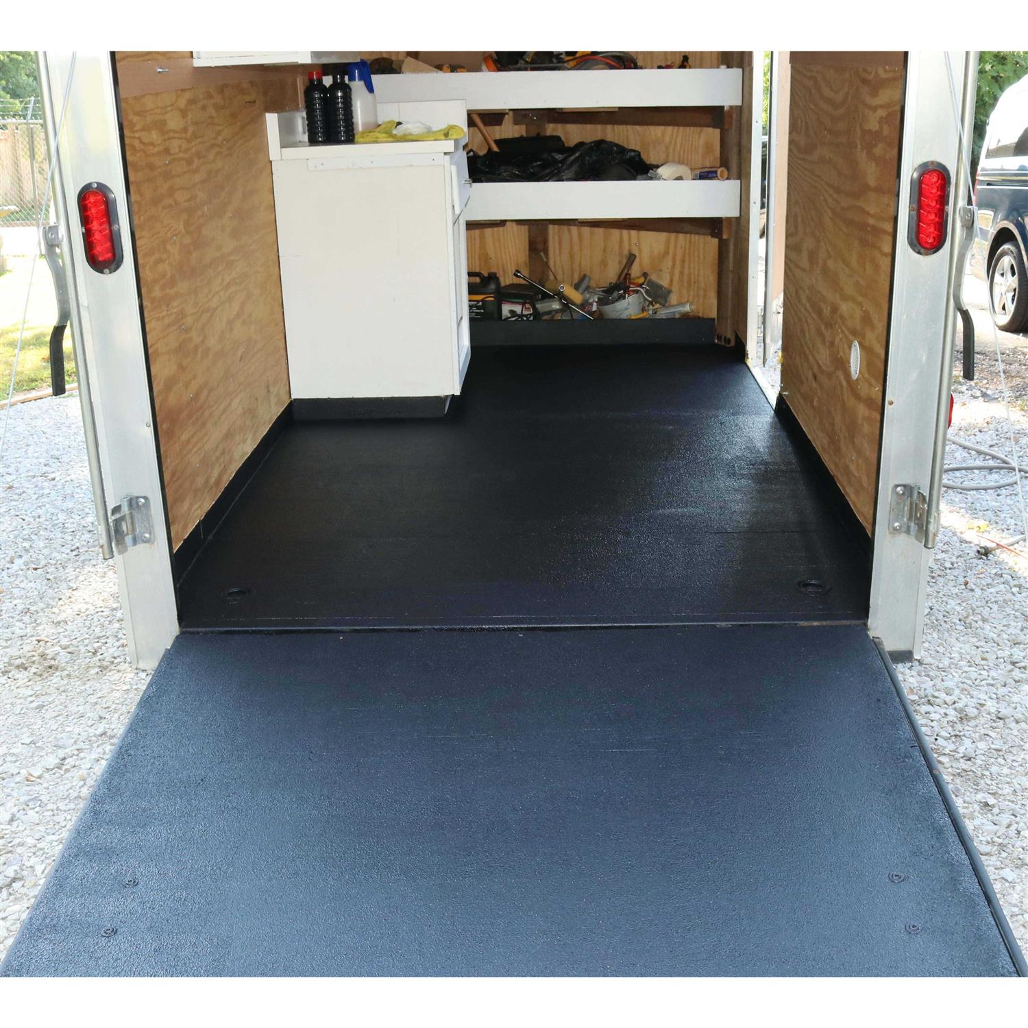 Tekton 64 Trailer Floor Coating Grey Plus 1 Bonus Foam Cover - Image 3