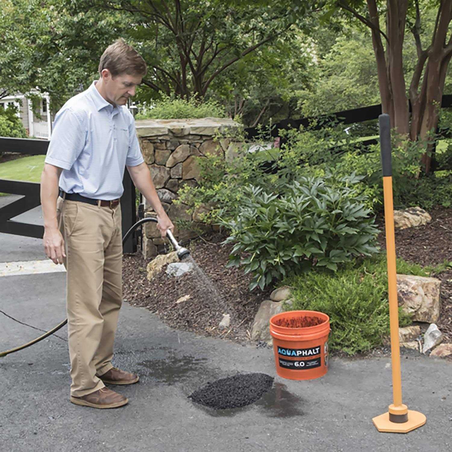 Aquaphalt 4.0 Black Water-Based Asphalt and Concrete Patch 3.5 gal - Image 3