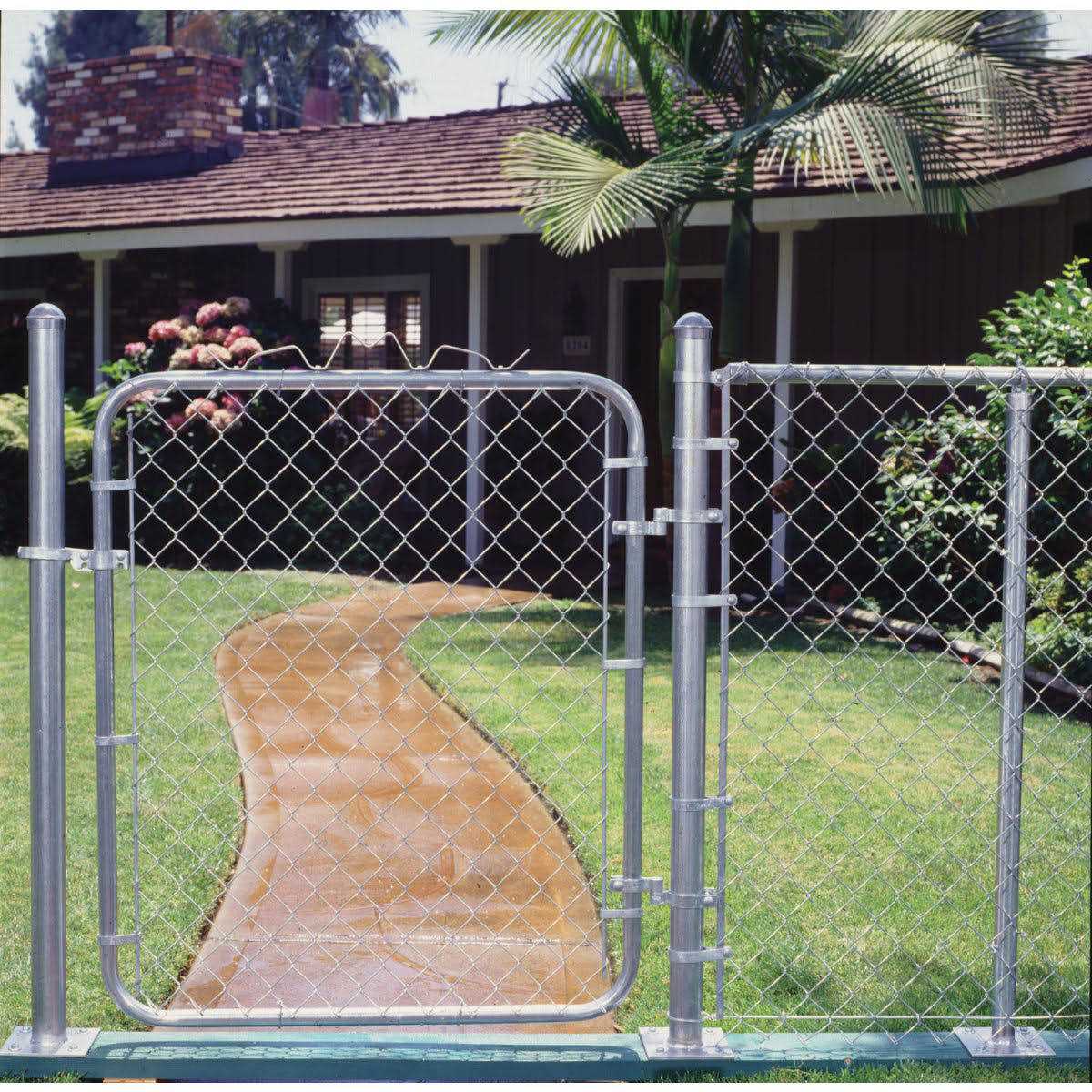 Midwest Air Tech Single Walk Chain Link Gate - Image 3