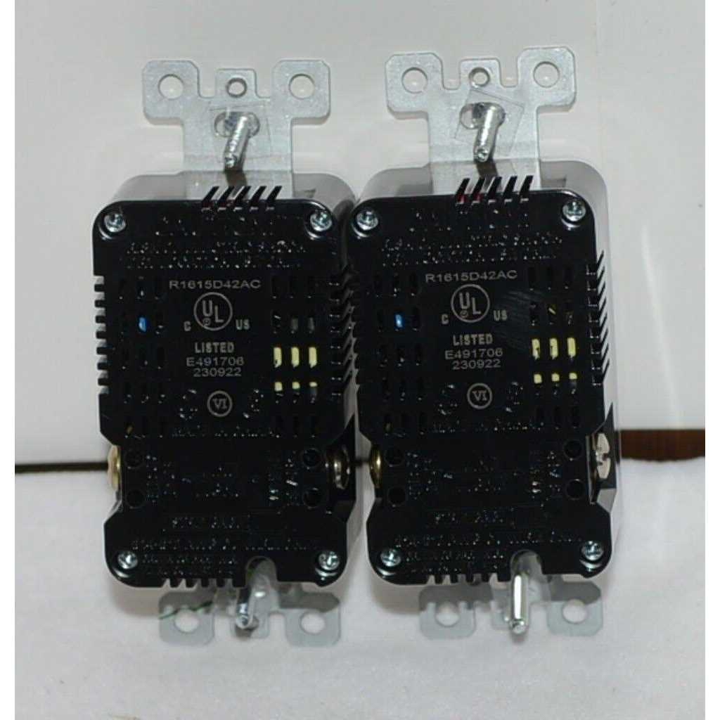 Utilitech 4.2 Amp Type A & Type C USB Wall Charger With15 Amp Duplex Tamper Resistant Wall Plate Outlet R1615D42AC - Image 3