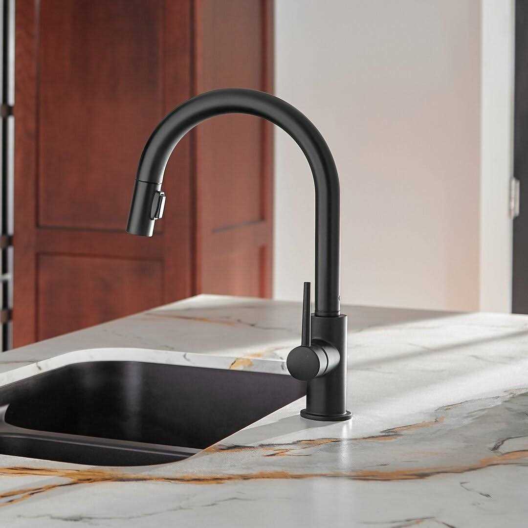 Delta Trinsic Single Handle Pull-Down Kitchen Faucet 9159-BL-DST - Image 5