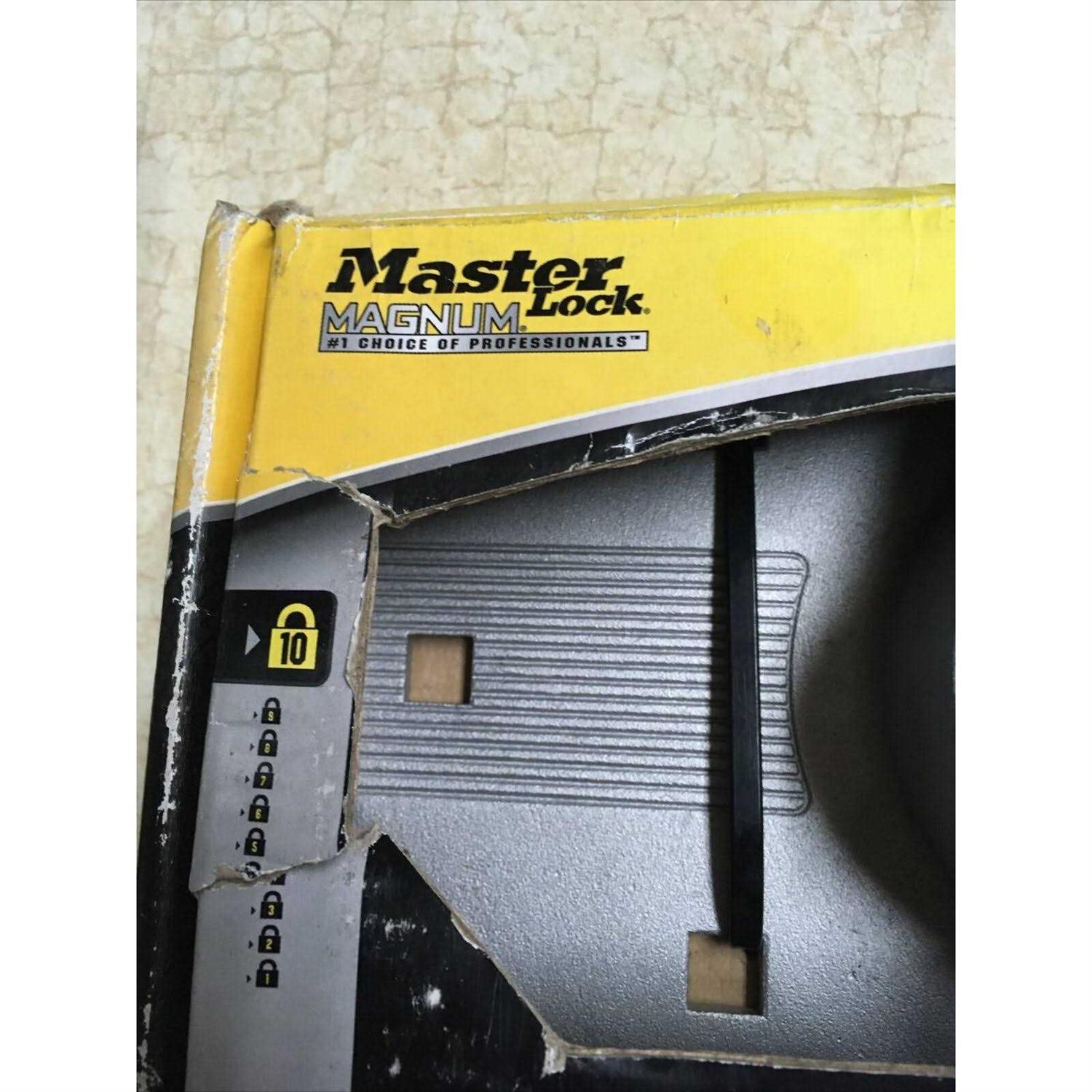 Master Lock Magnum Hasp Lock - Image 5