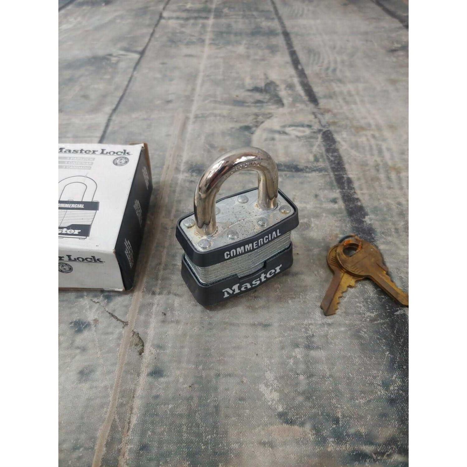 Master Lock Keyed Padlock, 15/16 Shackle - Image 3